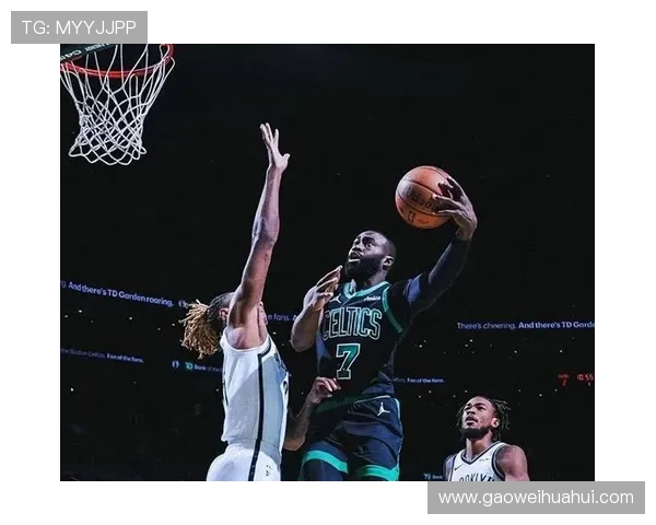 篮网训练营首次亮相小波特精彩暴扣与后仰投篮引发热议